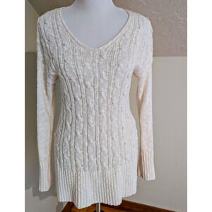 Must-See Cream Cable Knit V-Neck Sweater | Soft Luxe Texture | Timeless Winter C